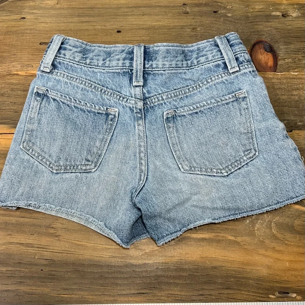 Old Navy Denim Shorts Distressed High Rise Frayed Hem Light‎ Wash Size 8
